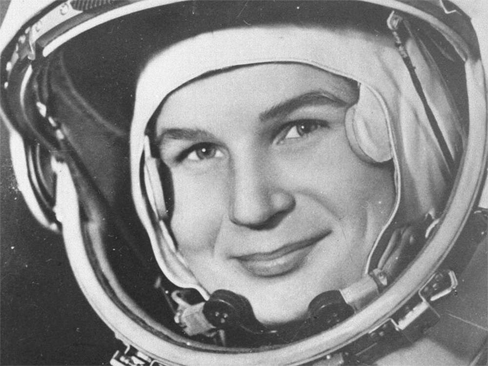 Первая женщина в космосе.